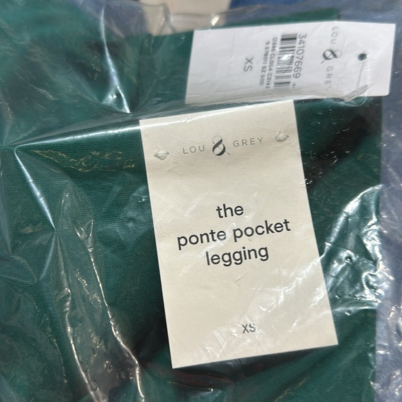 Lou & Grey Ponte Sporty Side Pocket Leggings - Picture 5 of 5